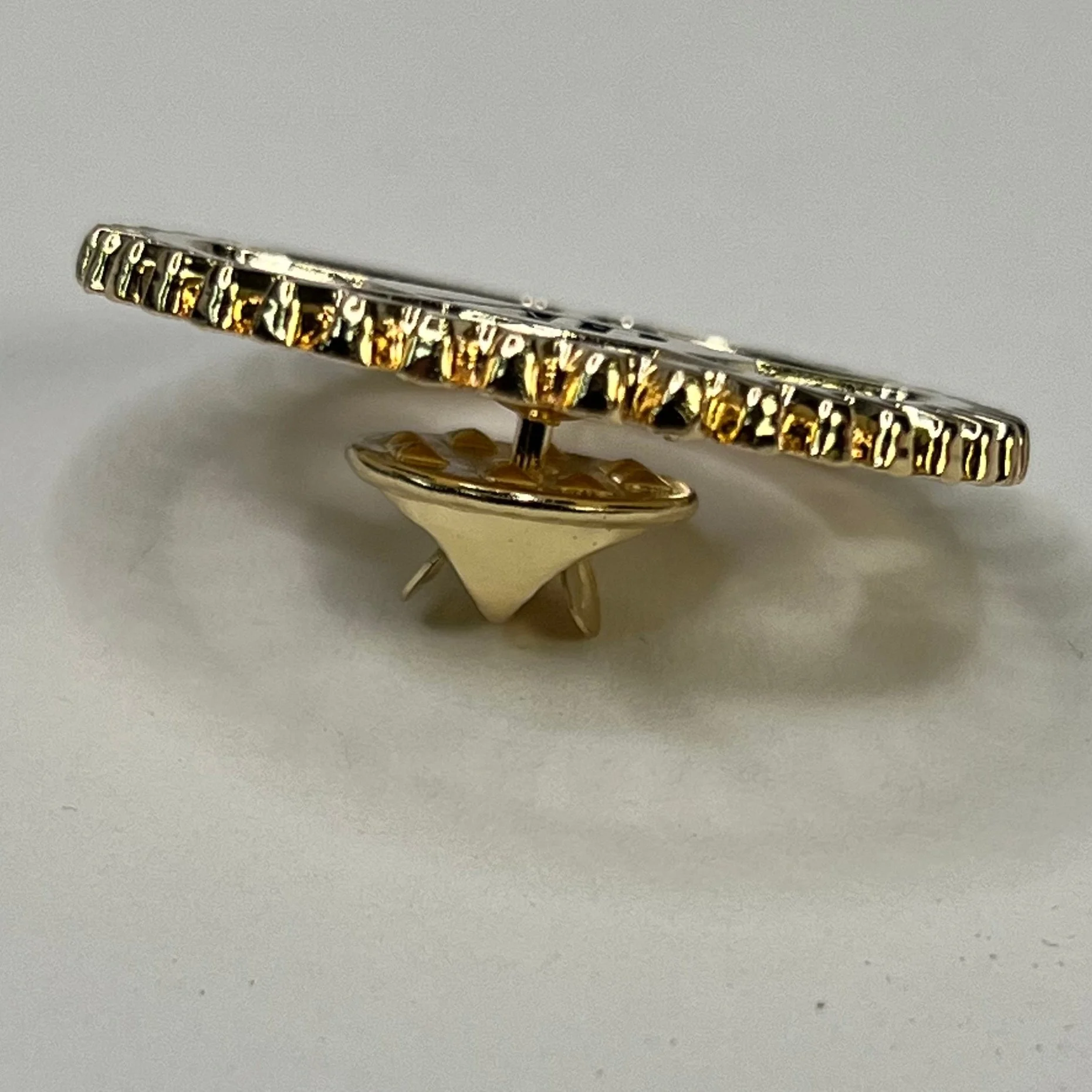 Audemars Piguet AP Gear Wheel Gold Tone Lapel Pin Collectible